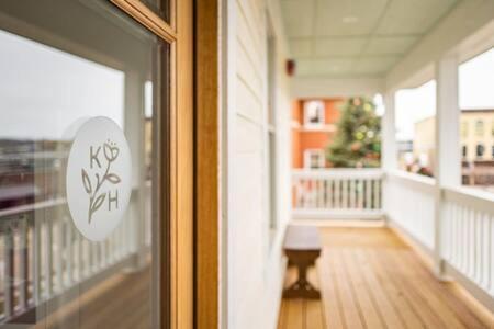 Downtown Luxury Farmhouse Apartment #4 West Dundee Exterior photo